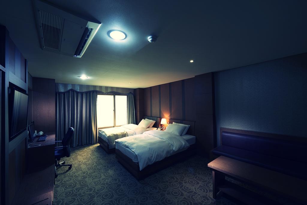 Benikea Premier Hotel Siheung Exterior photo