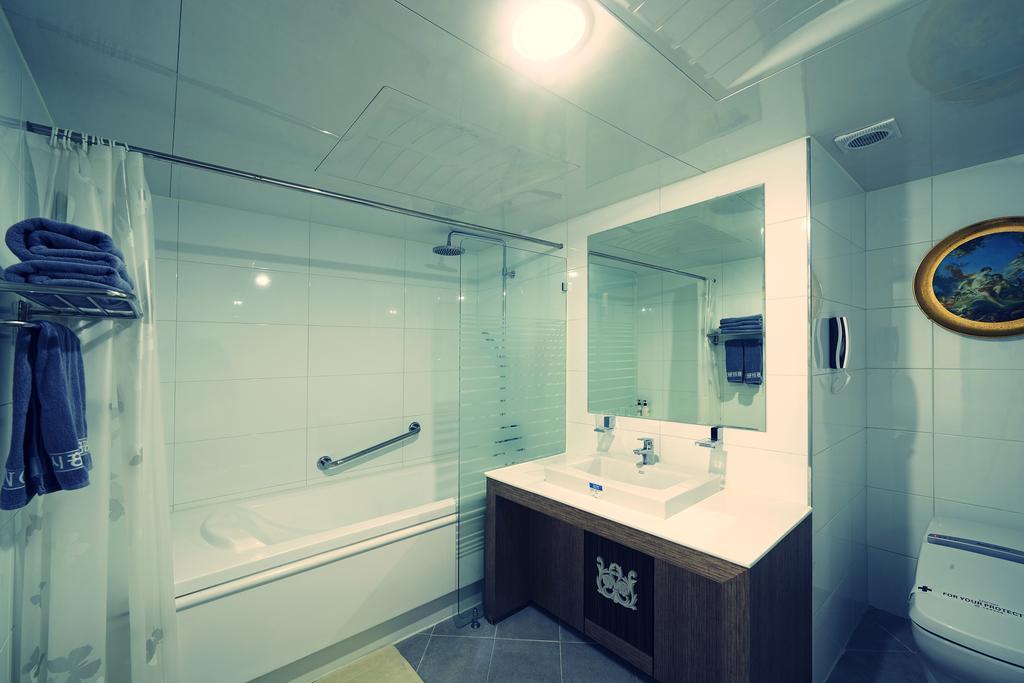 Benikea Premier Hotel Siheung Exterior photo