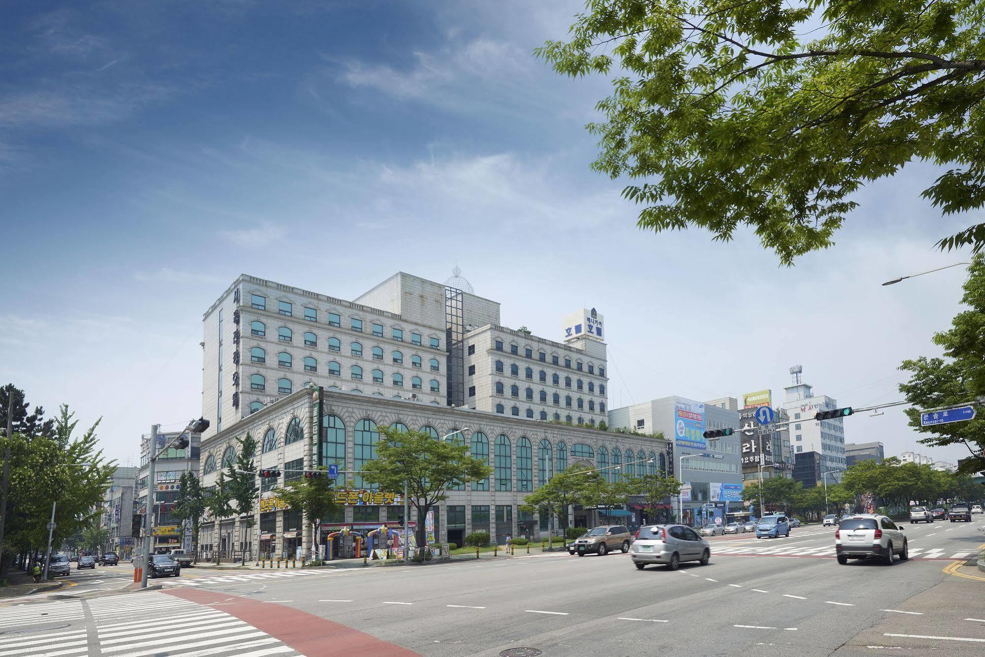 Benikea Premier Hotel Siheung Exterior photo