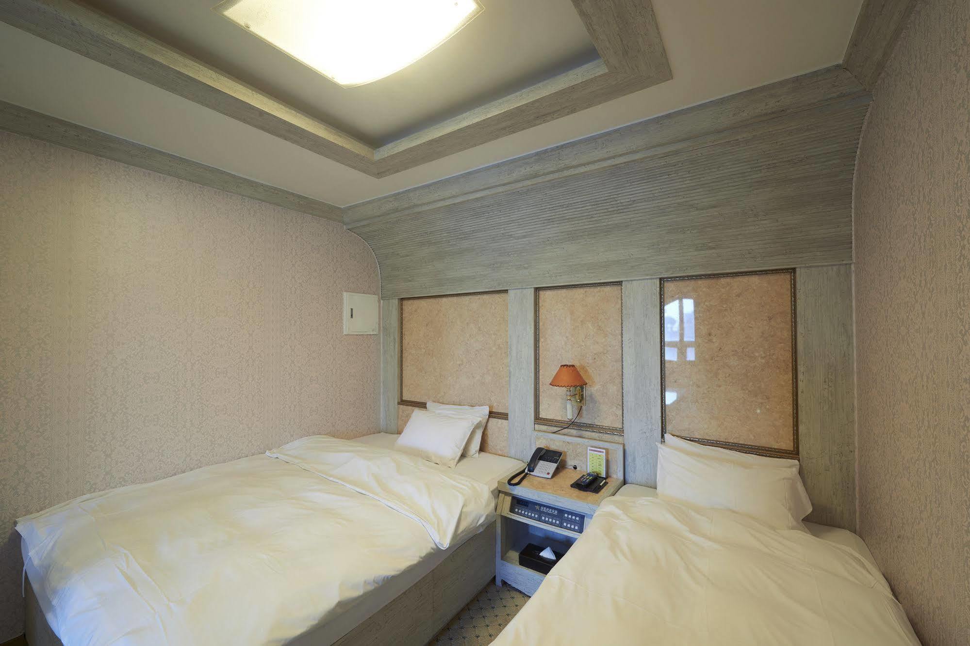 Benikea Premier Hotel Siheung Exterior photo